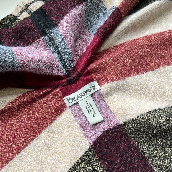 GORGEOUS Bear Paw Fringe Poncho with Hoodie - Picture 2 of 3